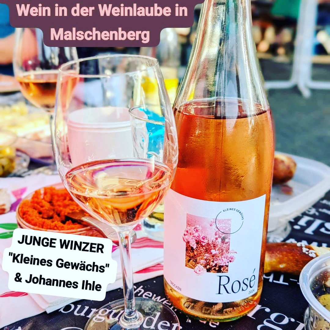 Bei der Malschenberger Weinlaube haben wir uns einmal durch das @kleines.gewaechs durchprobiert und für lecker befunden 😊

Noch bis Sonntag Abend ist das Kleine Gewächs an der Weinlaube zu finden. 
Ab 18.06. übernimmt dann die Weinmanufaktur Schäfer.